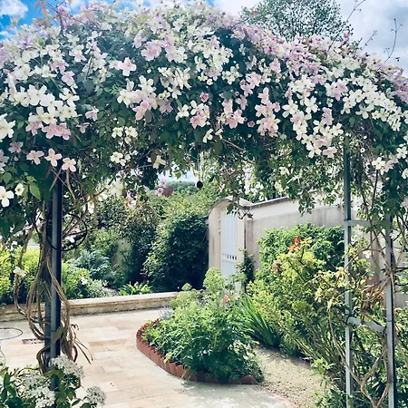 Holiday home Les Grands Jardins